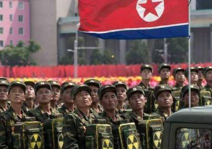 كوريا الشمالية نظمت عرضا لا يشمل صواريخ قارية