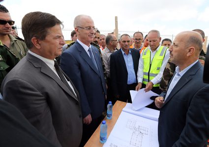 افتتاح رئيس الوزراء مهرجان العنب الفلسطيني