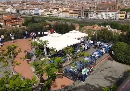 500 يورو غرامة لمن يأكل في شوارع مدينة إيطالية