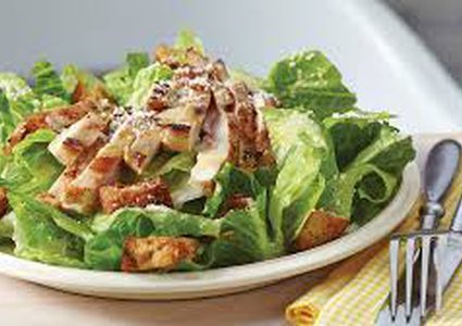 طريقة عمل سلطة سيزر الدجاج