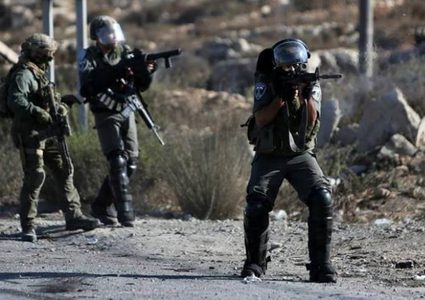 إصابات جراء اقتحام الاحتلال مدرسة في الخليل