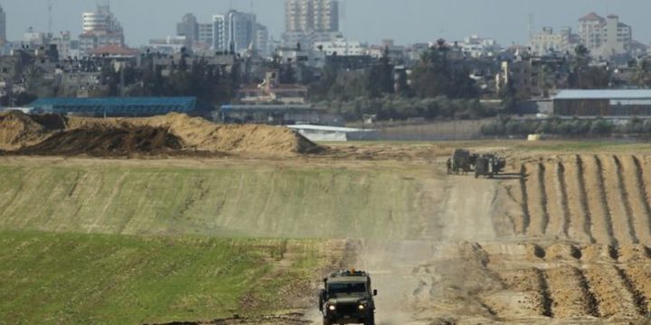 الاحتلال يستهدف نقطة رصد للمقاومة وشباناً شرق غزة