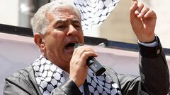 زكي لـ"النجاح":لن تستطيع أمريكا إقتلاعنا من جذورنا