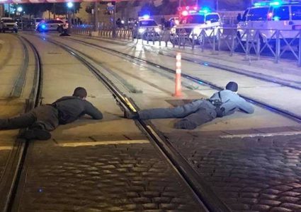 إلقاء عبوة محلية الصنع على موقع لشرطة الاحتلال