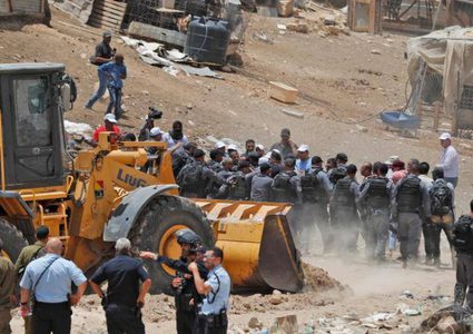 لجنة القدس بالمجلس الوطني تجتمع في الخان الأحمر