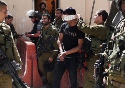 12 أسيراً تجاوزا ثلاثة عقود داخل السجون