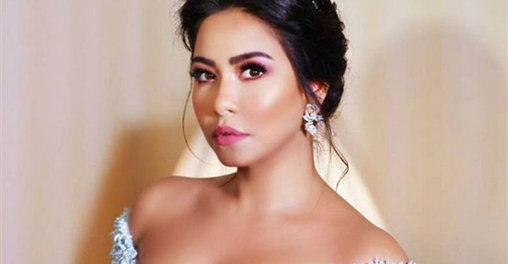 شيرين تصور بوستر ألبومها الجديد في لبنان