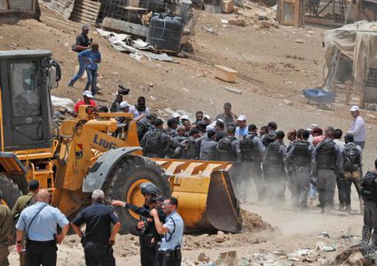 انتهاء مهلة إخلاء تجمع الخان الأحمر