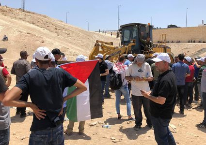 هذا ما يحدث في الخان الأحمر منذ الصباح!