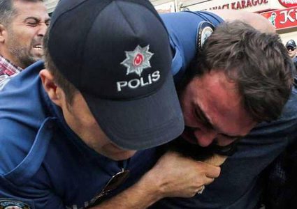 تركيا تعتقل صحفياً نمساوياً في أنقرة