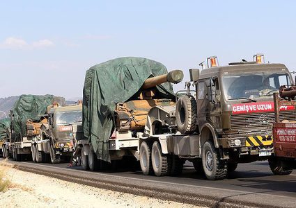 الجيش التركي يعزز قواته على الحدود مع سوريا