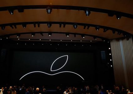 أبل.. هواتف أكبر وساعات مفيدة للصحة