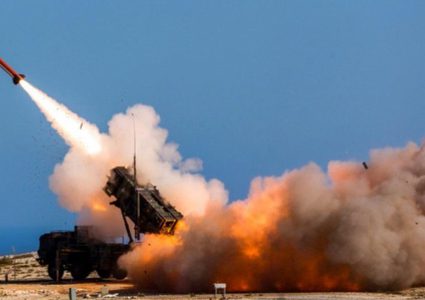 إصابة سعودي بقصف حوثي