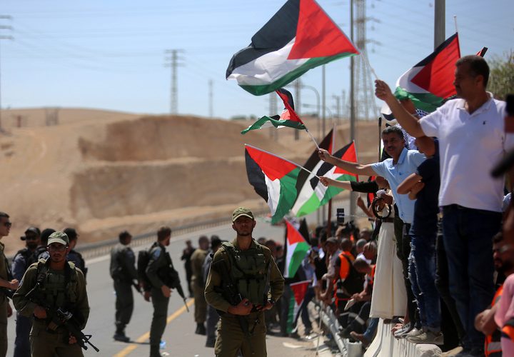 قوات الاحتلال تغلق الطرق المؤدية للخان الاحمر