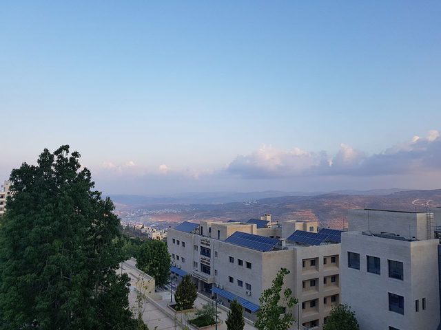 الطقس: أجواء صيفية لطيفة