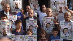 اعتصام امام منزل الاسير جمال علقم