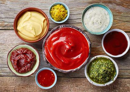 الصلصات.. انتبهي ماذا تحتوى عليه من سعرات حرارية