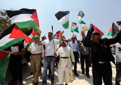 القوى الوطنية تدعو لتكثيف التواجد في الخان الأحمر