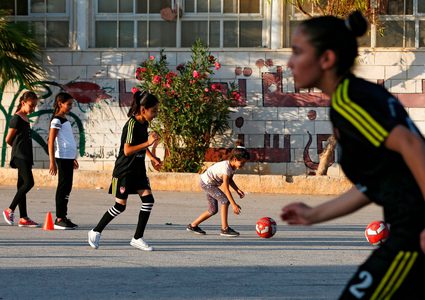 ترامب يقطع تمويل منظمة تدعم برنامج للفلسطينيين