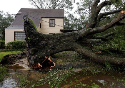 اعصار "فلورنس" قتلى وظلام ورقم مخيف بـ (48) ساعة
