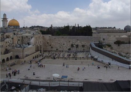 مخطط إسرائيلي لانشاء "تلفريك" في باحة حائط البراق