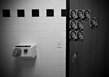 انتبهوا.. هذا ما تفعله مجففات اليدين بالحمامات