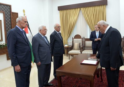 العاص وابو العسل يؤدون اليمن القانونية أمام الرئيس