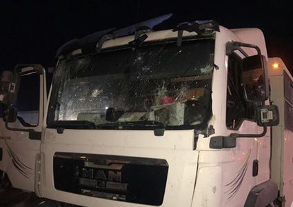 "فيديو".. اصابة ٥ جنود في مواجهات مخيم قلنديا