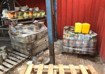 ضبط 5.5 طن مخللات فاسدة