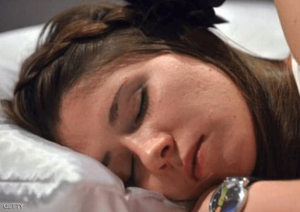 لماذا يتكلم البعض أثناء النوم؟