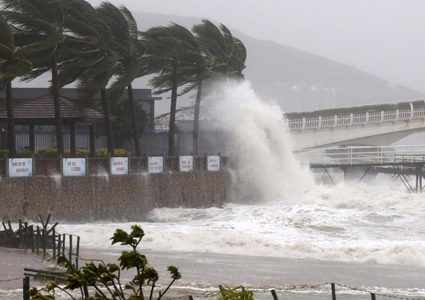 إعصار مانكوت المدمر يضرب الصين
