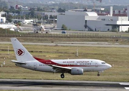 السلطات الجزائرية تمنع 5 جنرالات من السفر