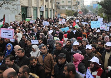 13 ألف موظف يستعدون للتظاهرة ضد قرار "الأونروا"