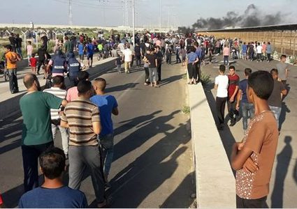 اصابات خلال تظاهرة حاشدة على حاجز بيت حانون