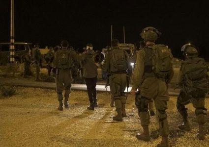 الاحتلال يشن حملة اعتقالات طالت 10 مواطنين