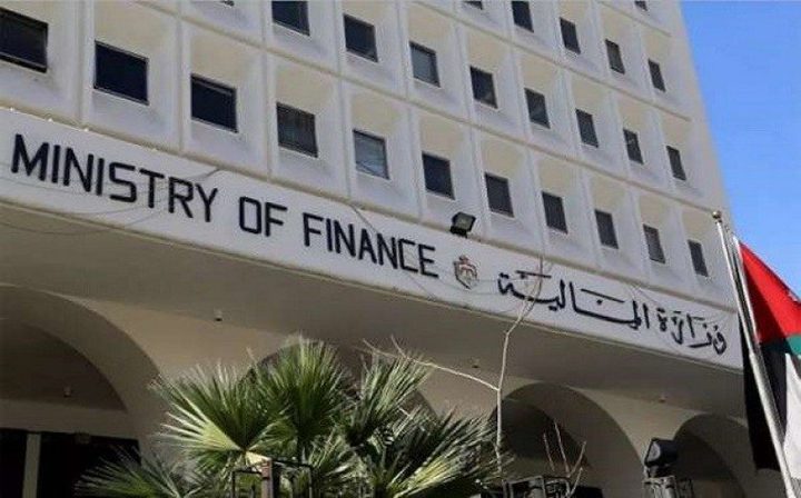 الأردن: الحكومة ترفع الضريبة على البنوك إلى 38%