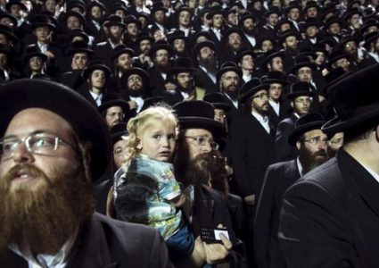 مستوطنون يستبيحون باحة البراق عشية الغفران العبري