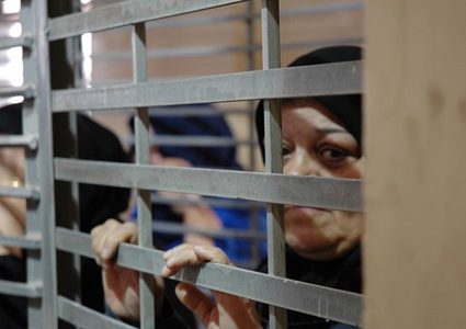 الأسيرات يواصلن رفض الخروج للفورة لليوم الخامس عشر