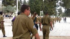 اقتحامات واسعة للأقصى