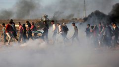 إصابة 13مواطنًا برصاص الاحتلال شرقي دير البلح