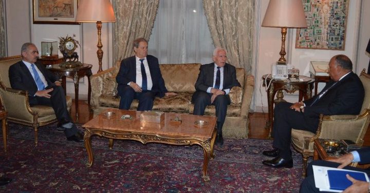 وفد فتح يغادر القاهرة بعد اجتماعات بشأن المصالحة