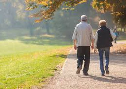 المشي يقلل من خطر تعرض المسنين للسكتة الدماغية