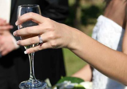 دعوة حفل زفاف تتجاوز كل "الحدود الإنسانية"