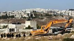 استمرار التجريف لشق طريق استيطاني جنوب بيت لحم
