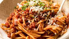 ما هي خطورة تناول المرأة الحامل طبق المعكرونة ؟