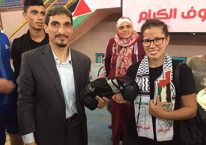 فيديو.. فتيات بغزة يبدعن في رياضة الملاكمة