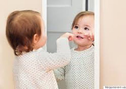 فيديو "الطفل والمرآة" يحصد ملايين المشاهدات