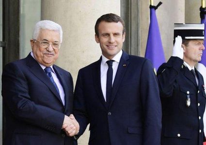 الرئيس يبحث مع نظيره الفرنسي التطورات في فلسطين