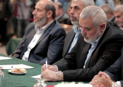 مشاورات في حماس لاعادة إحياء اللجنة الإدارية بغزة