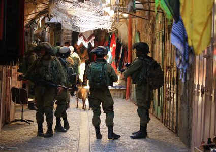 المستوطنون يقتحمون البلدة القديمة